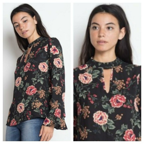 Tops - 😍FLORAL BELL SLEEVES
